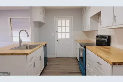 601 Melrose Drive, Forest Park, GA 30297 - Photo 9