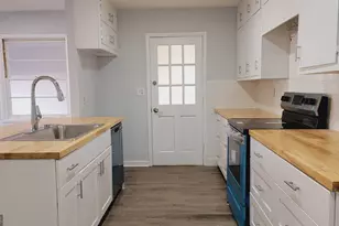 601 Melrose Dr, Forest Park, GA 30297 - Photo 9