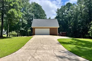 100 Queens Gate, Fayetteville, GA 30215 - Photo 3