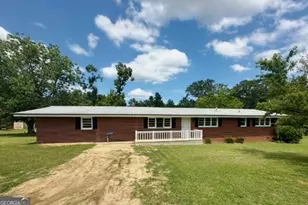 178 Advantage Ln, Swainsboro, GA 30401 - Photo 1