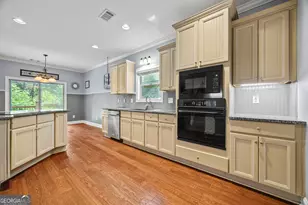 425 Wyndward Point Dr, Hartwell, GA 30643 - Photo 9