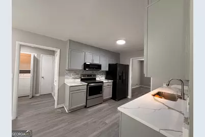 907 Strawberry Court, Ellenwood, GA 30294 - Photo 7