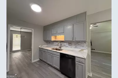 907 Strawberry Court, Ellenwood, GA 30294 - Photo 9