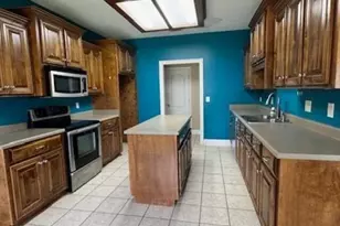 318 Lovorn Cir, Warner Robins, GA 31088 - Photo 3