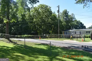 124 Cherokee Dr, Jackson, GA 30233 - Photo 11