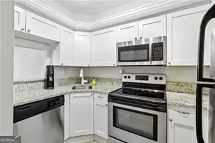 2870 Pharr Ct S Northwest, Atlanta, GA 30305 - Photo 15