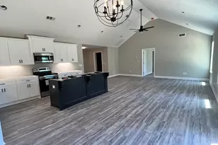 556 Caleb Cir, Jesup, GA 31545 - Photo 5