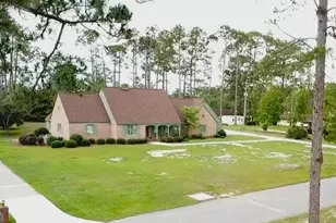 220 Lake Shore Dr, Alma, GA 31510 - Photo 3