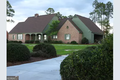220 Lakeshore Drive, Alma, GA 31510 - Photo 1