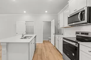 6737 Leigh St, Flowery Branch, GA 30542 - Photo 9