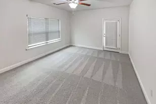 6271 Hickory Ln Cir, Union City, GA 30291 - Photo 11