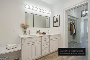 304 W Jones St, Savannah, GA 31401 - Photo 11