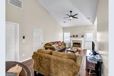 5806 Highgrove Drive, Atlanta, GA 30349 - Photo 17