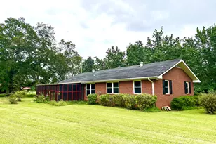 295 Grove St, Barnesville, GA 30204 - Photo 9