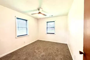 295 Grove St, Barnesville, GA 30204 - Photo 29