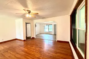 295 Grove St, Barnesville, GA 30204 - Photo 13