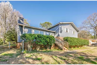 3006 Deshong Drive, Stone Mountain, GA 30087 - Photo 3