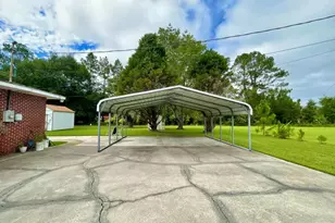 803 E Barnard St, Glennville, GA 30427 - Photo 27