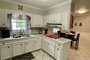 803 E Barnard St, Glennville, GA 30427 - Photo 7