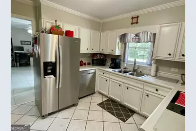 803 E Barnard Street, Glennville, GA 30427 - Photo 9