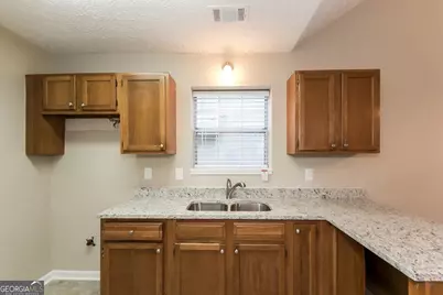 1136 Oakwood Manor Court, Decatur, GA 30032 - Photo 7