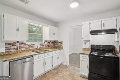 757 Stonebridge Park Circle, Lithonia, GA 30058 - Photo 9