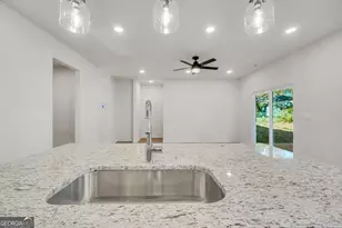 320 S 12th St, Griffin, GA 30224 - Photo 13