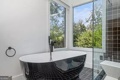 1087 Lee Circle NE, Atlanta, GA 30324 - Photo 23