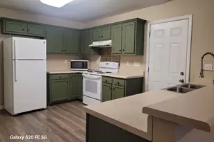 305 Lenox Cir, Lagrange, GA 30241 - Photo 3