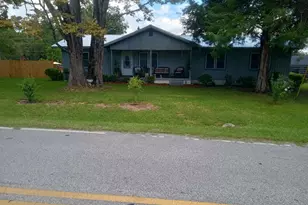 211 Wells St, Swainsboro, GA 30401 - Photo 1