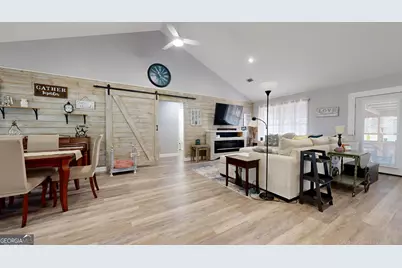 6651 Southside Drive, Blackshear, GA 31516 - Photo 13