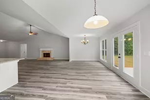 303 Mockingbird Ln, Winder, GA 30680 - Photo 7