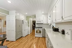 84 Oak Creek Cir, Toccoa, GA 30577 - Photo 11