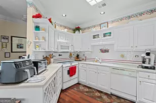 7581 Livingston Dr, Jonesboro, GA 30236 - Photo 9