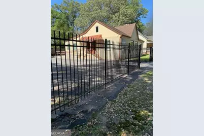 1750 Lyle Avenue, College Park, GA 30337 - Photo 9