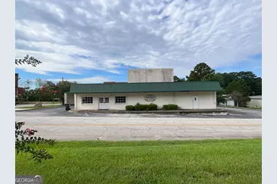 710 Sibley Avenue, Union Point, GA 30669 - Photo 1