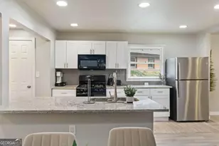 2699 Lincoln Ct NW, Atlanta, GA 30318 - Photo 13