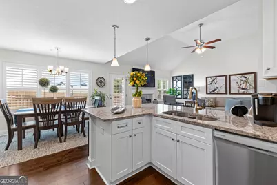 557 Lago Court, Lagrange, GA 30241 - Photo 7