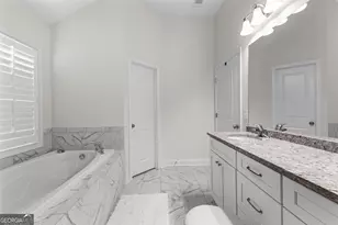 557 Lago Ct, Lagrange, GA 30241 - Photo 15