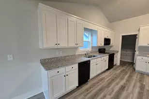 114 Champions Ln, Winder, GA 30680 - Photo 3