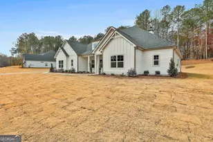 66 Belle Hall Dr, Newnan, GA 30263 - Photo 3