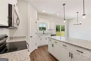 212 Manchester Dr, Statesboro, GA 30461 - Photo 9