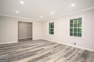 610 Glenforest Rd, Sandy Springs, GA 30328 - Photo 9