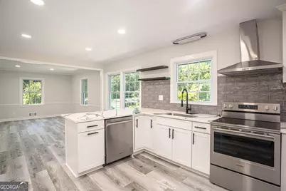 610 Glenforest Road, Sandy Springs, GA 30328 - Photo 17