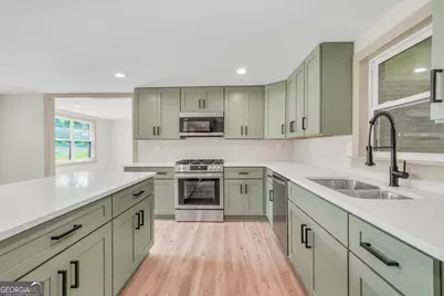 250 Mill Street, Barnesville, GA 30204 - Photo 7