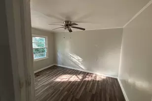 566 N 13th St, Griffin, GA 30223 - Photo 7