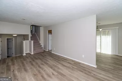 2215 Fairway Circle SW, Atlanta, GA 30331 - Photo 5