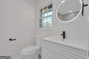 2401 Winshire Dr, Decatur, GA 30035 - Photo 11