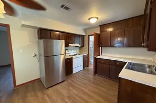 240 Neptune Ct, Macon, GA 31211 - Photo 9