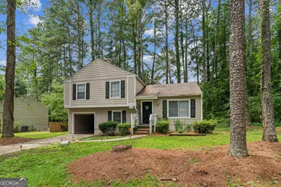 447 Sherwood Circle, Stone Mountain, GA 30087 - Photo 3